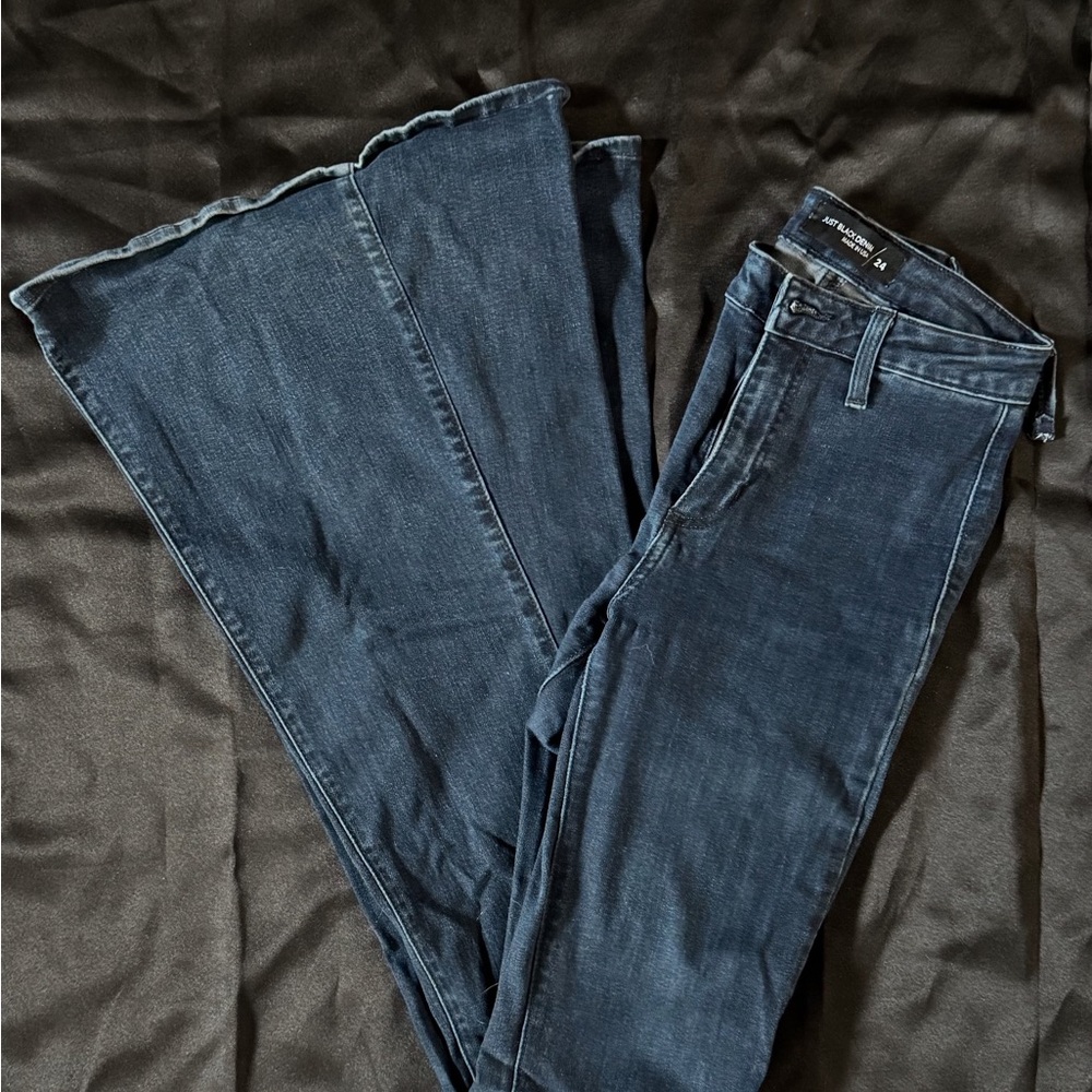 Women's Blue Flare Jeans w/ 1 broken belt loop